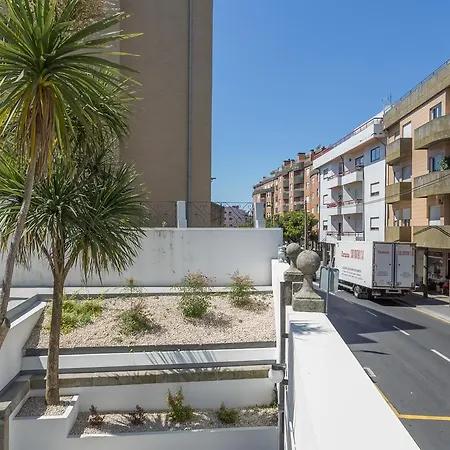 Porto Studios Pensión *